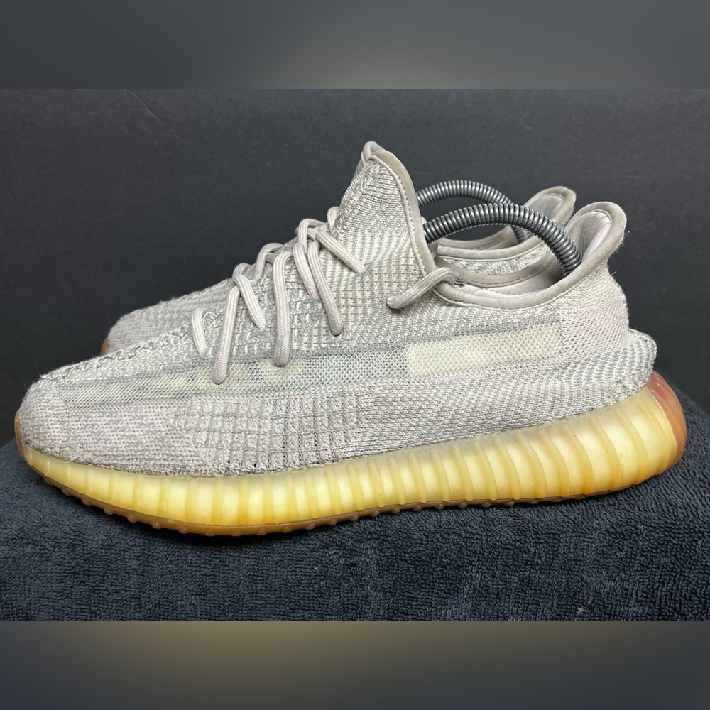 ADIDAS Men's "Yeezy Boost 350 V2" Citrin Non-Reflective Shoes Size 9